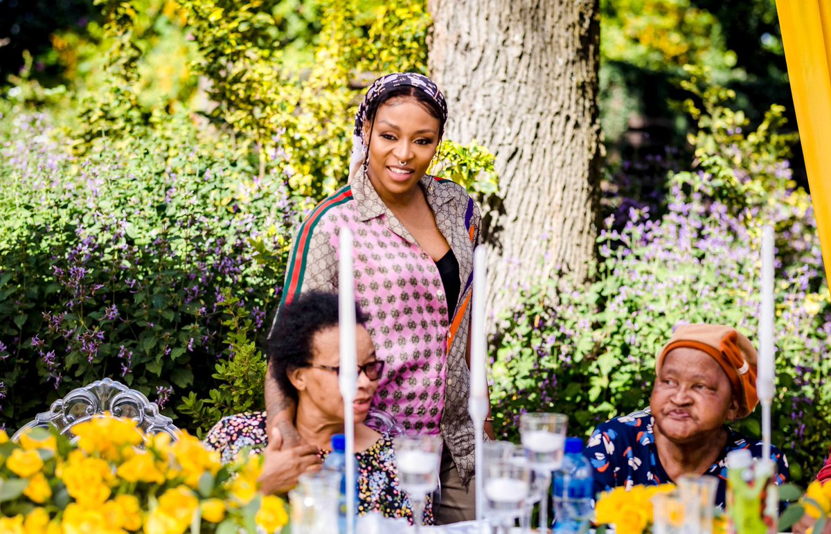 nonoevents's tweet photo. 10th Birthday Celebration
#HleloTurns10
#IntimateCelebration
Thank you @DJZinhle & Kholikamanyoni 🙏
#BirthdayCelebration #YellowTheme
#Backdrop #Balloons #YellowFlowers
#NonoEvents https://t.co/euhQ9qJn8S