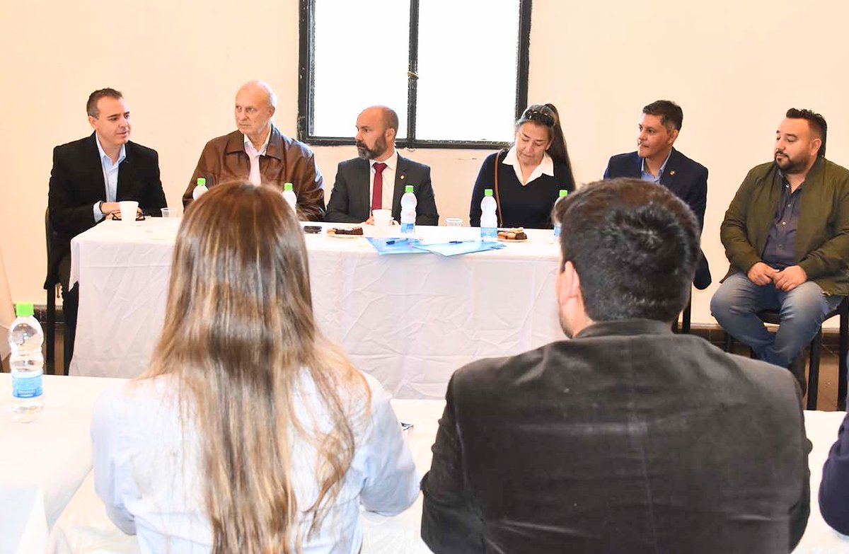 JDViola's tweet photo. ➡️ Luego mantuvimos un desayuno de trabajo con  @ConectandoCba , @NuestraCordoba y @MCImovimiento con quienes planificamos cómo se implementarán los protocolos en cada jurisdicción ⤵️ https://t.co/LkY2yPfs1T