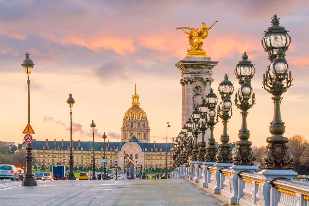 Expedia's tweet photo. Paris is always a good idea. ✨ https://t.co/yMR7iiJz5P