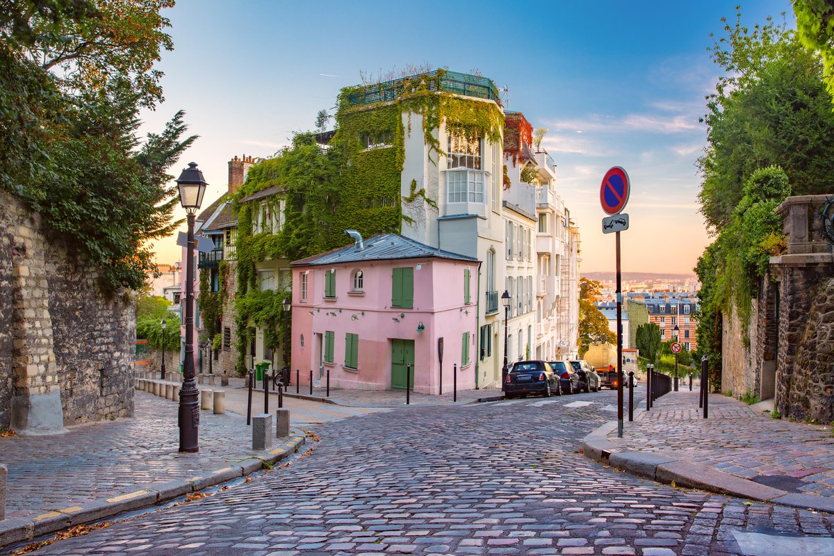 Expedia's tweet photo. Paris is always a good idea. ✨ https://t.co/yMR7iiJz5P
