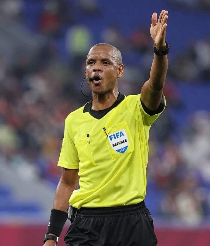 wwydad05's tweet photo. After being absent from the VAR in the 2019 Final of the African Champions League in Hamadi Aguerbi Stadium in Radès (Tunisia),
#SIKAZWE_FOR_VAR_IS_A_CRIME https://t.co/iNPkC25xOd
