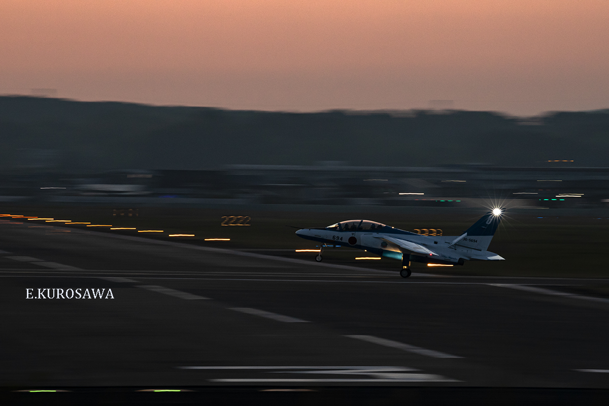 acekuro8's tweet photo. 今日の一(四)枚～～1497
BLUE IMPULSE
アクロ＆夜間訓練
2022/5月10日撮影 https://t.co/V63c0vOJC4