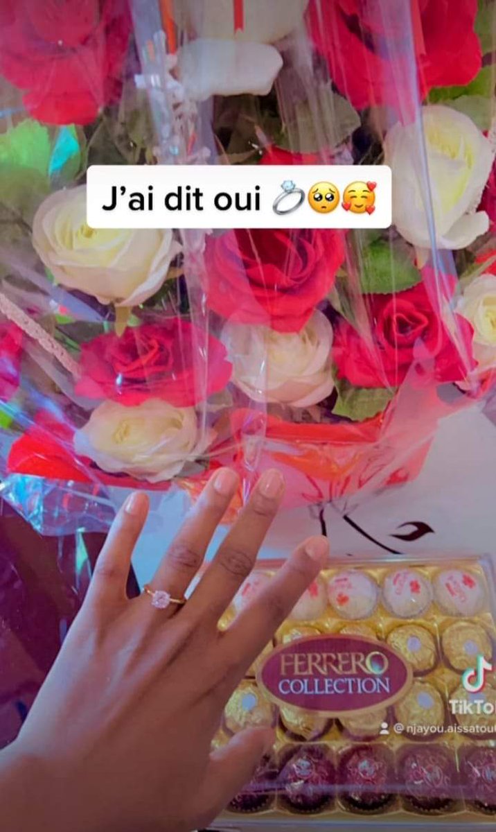 HumourCine237's tweet photo. 🔴News 
Aïssa Njayou n'est plus sur le marché oooo. Elle vient d'accepter la demande en mariage de son amoureux. Félicitations au couple. 
#RemplissonsLesSalles https://t.co/xOK6lKPtT8