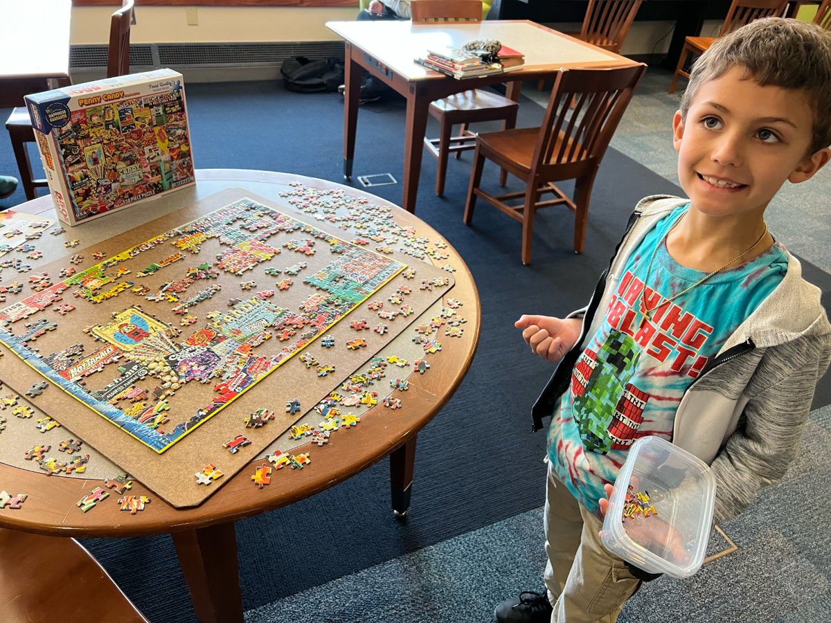 Billerica_Lib's tweet photo. Who can resist the pull of an unfinished puzzle? This young patron stopped by to add a few pieces to our community puzzle...
and ended up finishing it! 😮🧩👏😍 #communitypuzzle #ilovelibraries #BillericaLibrary #Billerica #puzzles #puzzlemania https://t.co/vAc19PndYR