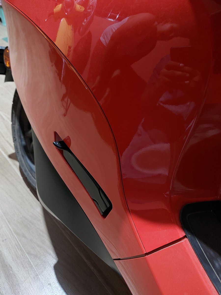 rajesh_profile's tweet photo. @OlaElectric @OlaScooter @bhash  I hate these excessive panel gaps in my new @OlaScooter. Also the charging flap isn't opening. This is not how a vehicle should be delivered. I am completely disappointed. Hope this gets fixed soon. https://t.co/d2vwSKP43f