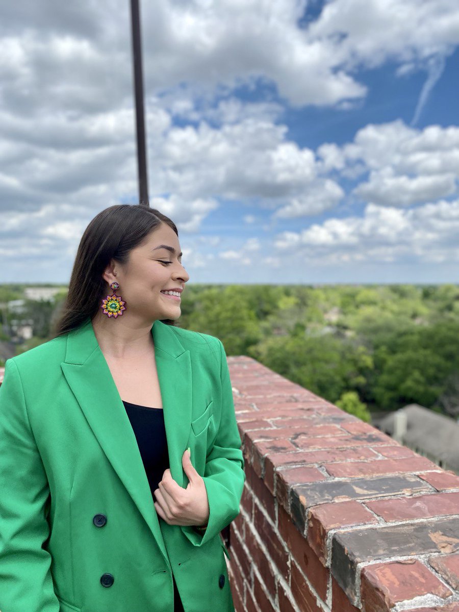 elevatustx's tweet photo. At Elevatus LLC, we go above and beyond to help you navigate the competitive market and negotiate the best possible price for the property you desire 🤩

Contact Alinn to schedule a consultation and get started on your housing journey!

Alinn Barahona
alinn@elevatustx.com https://t.co/T6L12aYFFW