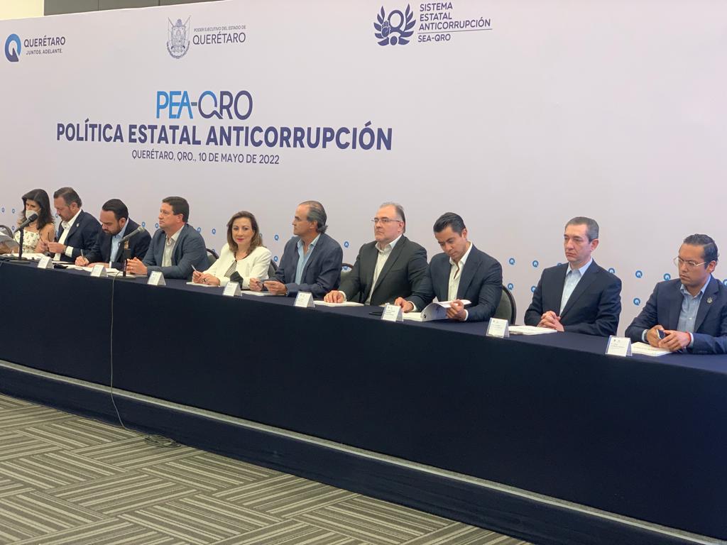 SESNAOficial's tweet photo. 📁El Titular de #SESNA atestigua la presentación de la #PEA de @SEAQRO, en la que se delinean las estrategias y acciones para el combate de la corrupción.

#Querétaro 
#Anticorrupción https://t.co/ejTnil7yv7