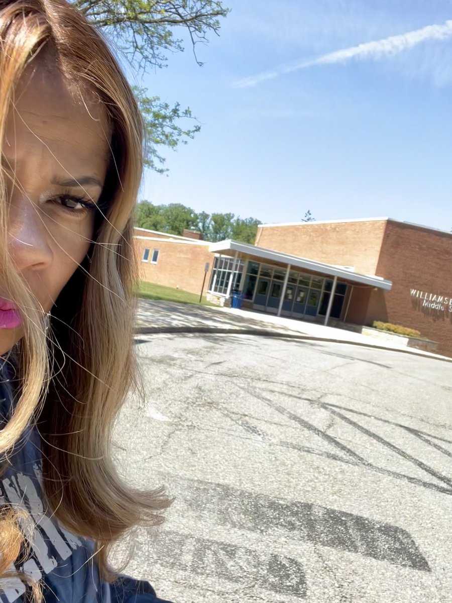 kimjadavis's tweet photo. Omg, I forgot how much I love middle school! Thanks @AshleyBleakley and @BoykinBryan for sharing your 8th graders with me. I can’t wait to call them mine @GeneralsPride! #risingninthgraders #freshmanpride #meetandgreet #classof2026 https://t.co/owjNBlWTHR