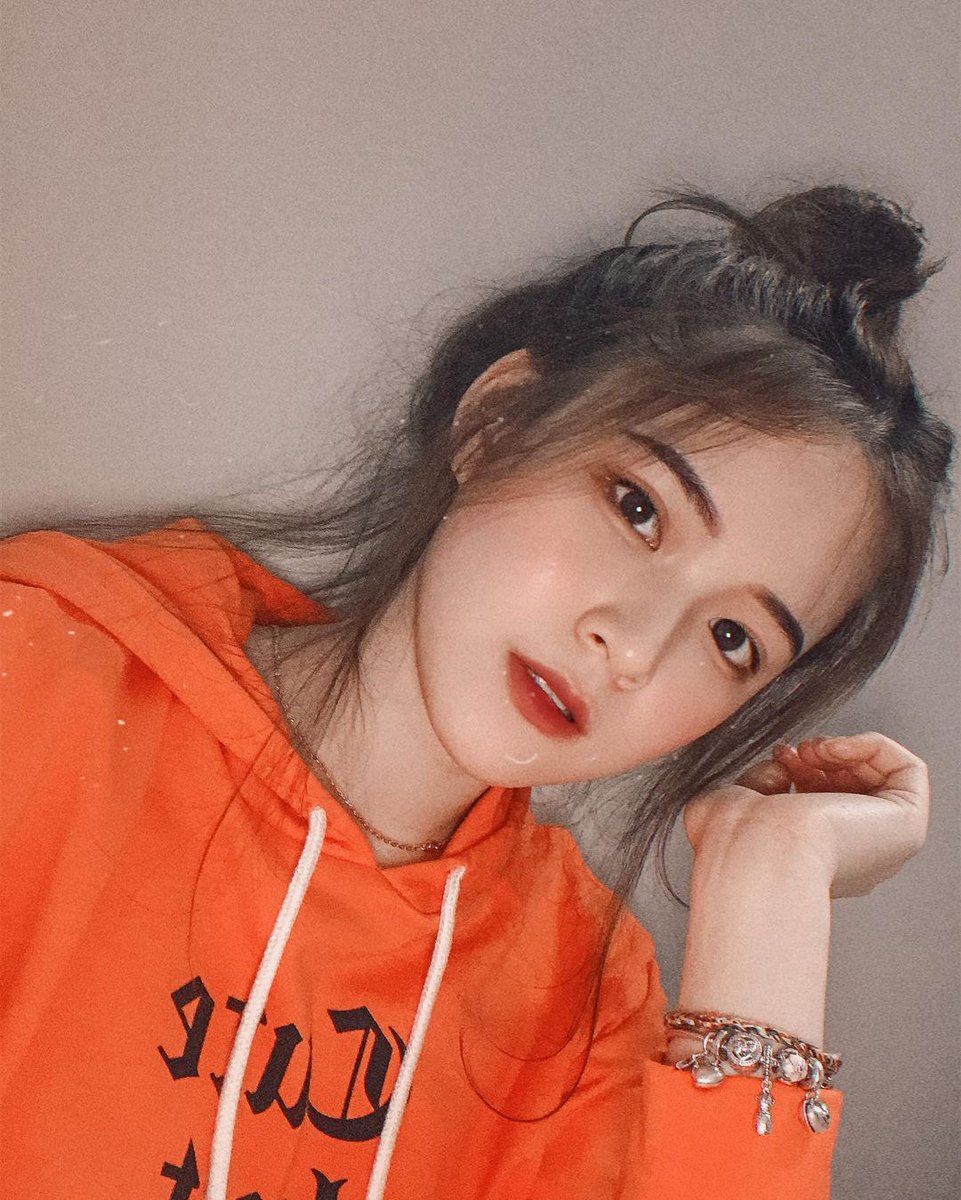 ZLingx18's tweet photo. 大家都不爱我了吗？🥺🥺没人点赞 #射屏素材 #意淫 #反差 https://t.co/aozY7dtChd