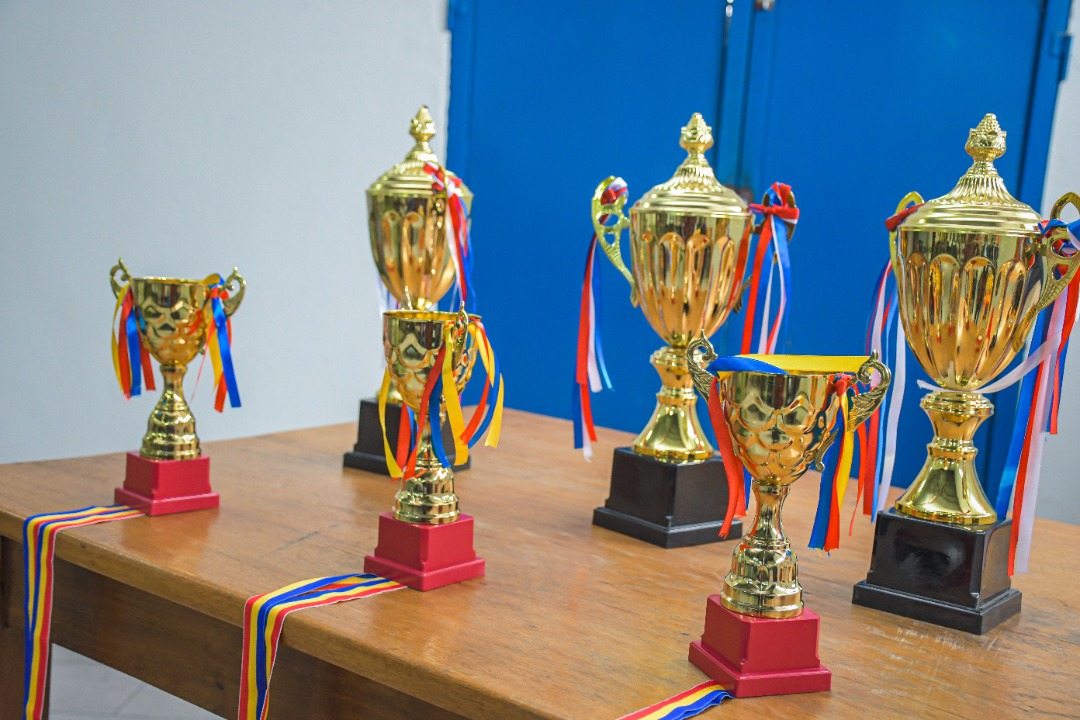MinzotoClub's tweet photo. 🏆#SCSI2022 
Après deux jours successif de compétition, les élèves gagnants des différentes écoles ont reçu chacun des coupes et des médailles lors de la cérémonie de clôture de la saison culturelle et sportive interscolaire Samedi 7 Mai à ingénious City. https://t.co/FyUZIiXqH9
