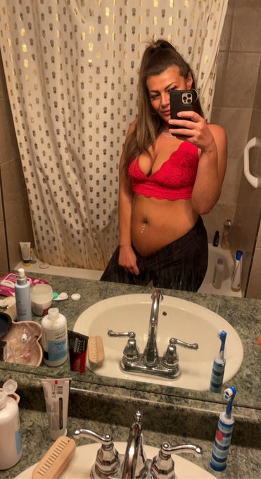 Mommy Sinner’s pics and videos