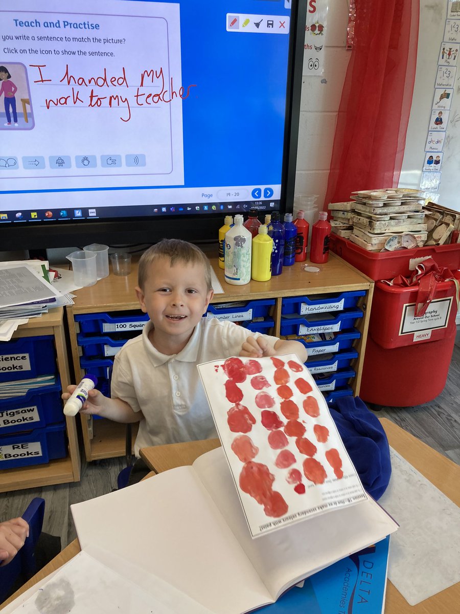 DeltaCravenY2's tweet photo. Proud of our art progress today! We’ve been creating colour wheels and practising our tint skills! @DeltaCraven https://t.co/QDrX71tI5s