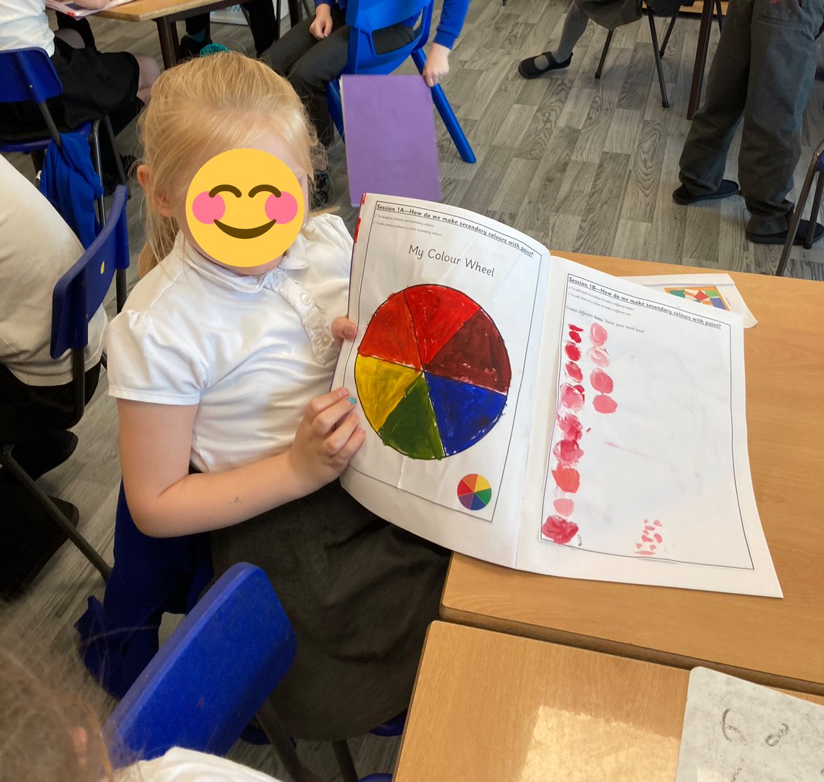 DeltaCravenY2's tweet photo. Proud of our art progress today! We’ve been creating colour wheels and practising our tint skills! @DeltaCraven https://t.co/QDrX71tI5s