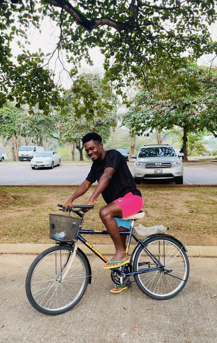 5. 施設は非常に広く、タクシーはありません。つまり、周辺を散策するなら、自家用車で行くのが賢明です。あるいは、待機している自転車をレンタルしたり、カロリーを消費したい場合は長い散歩に出かけたりすることもできます。