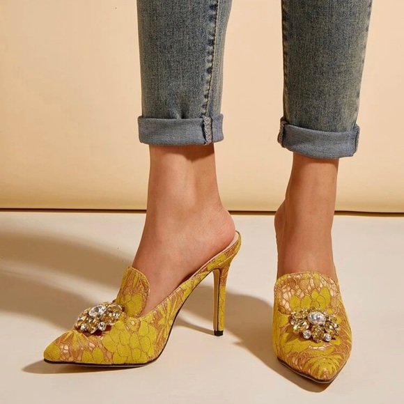 HormoneCrazy's tweet photo. So good I had to share! Check out all the items I'm loving on @Poshmarkapp #poshmark #fashion #style #shopmycloset #oneclothing #columbia: https://t.co/GvqUyBcqWE https://t.co/p9jtcT5yZx