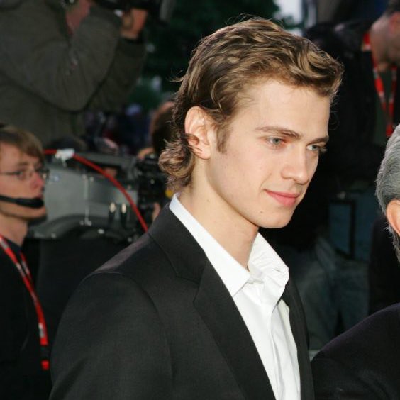 vadersanakin's tweet photo. Hayden in Revenge of the Sith premiere in Berlin (2005) and promoting Obi Wan Kenobi in Berlin (2022) https://t.co/K4eFG9bowB