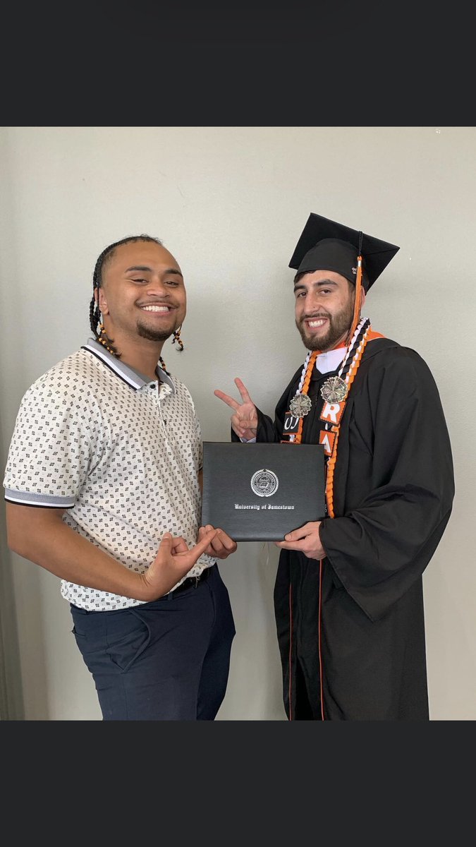 cerio_saafi's tweet photo. S/O to my Blooda Rat for doin the damn thang. My boy a college graduate 😎 handle yours out there big dawg, you  know I got you and your family 4L  ❤️💯🤞🏾  @RAT_RUIZ https://t.co/JhM6RdS7Il