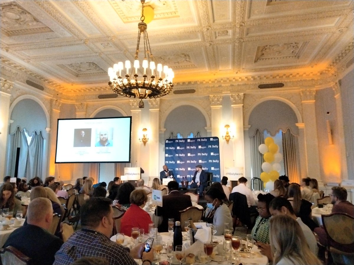 MkZhao's tweet photo. First live crowded event for a while at #prdailyawards https://t.co/iYnAMGymnN