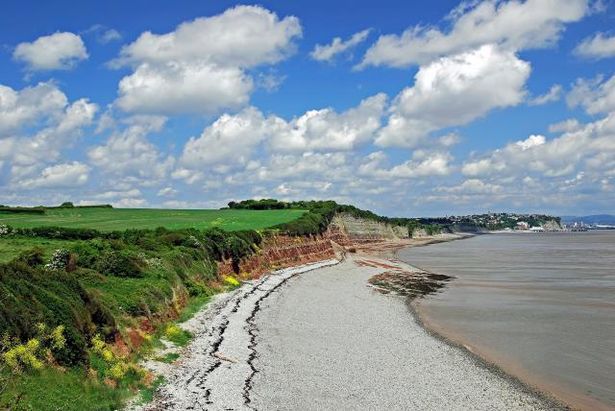CTywydd's tweet photo. Most walks on #10daysinMay @visitthevale are full but we do have some places this Saturday for a wonderful walk along the @WalesCoastPath to Penarth,with talks, characters, pubs & Penarth pier,and great views! Go to @visitthevale & register ASAP for your place! #coastandpierwalk https://t.co/ws0QHq5ufV