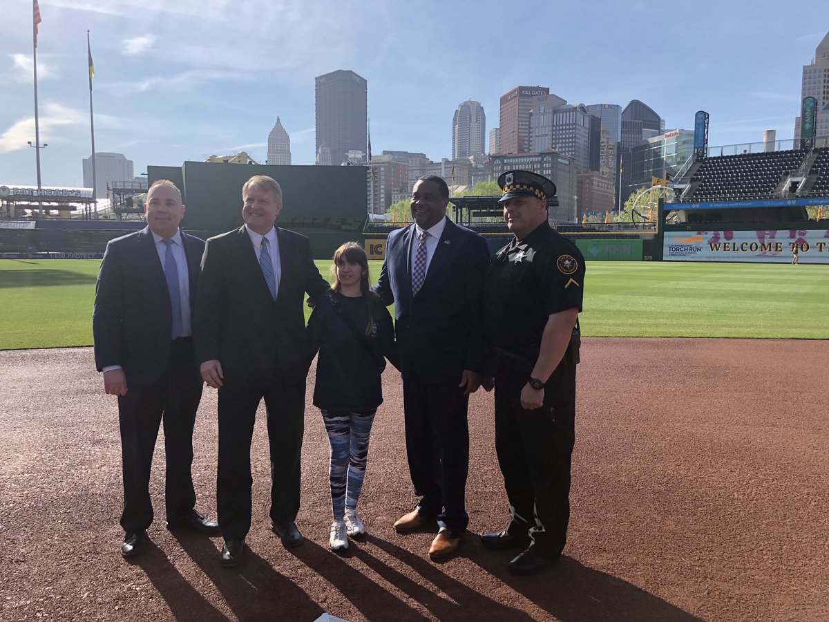 ACE_Innamorato's tweet photo. Also, thank you to law enforcement for all you do to keep us safe and your commitment to Special Olympics, @alleghenybadge @alleghenycopd @pghtransitpd @PghPoliceChief #ACOME, Supt. Kearns, Asst. Supt. Joseph, Sheriff Kraus and Chief Porter. https://t.co/g8Z8b4fMJf