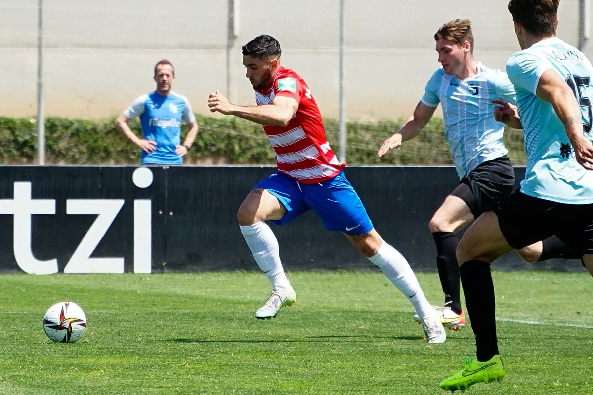 CanteraNazari's tweet photo. ⚽🇺🇾

📸 @MarcosCamarda
#RecreGranada
#CanteraNazarí https://t.co/jMKnZ6LhtO