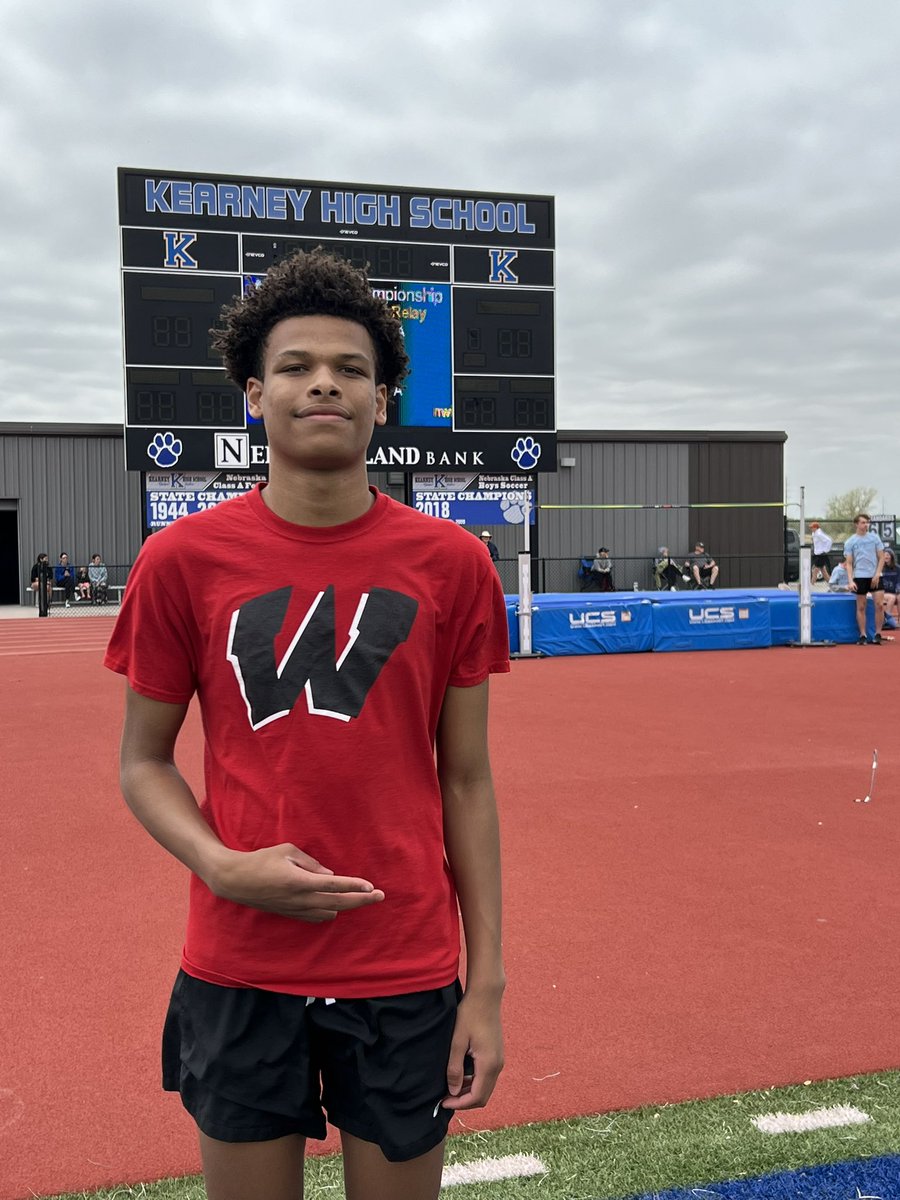 TrackWestside's tweet photo. PR in the High Jump @TR3_Robinson https://t.co/oKkWf3wkVP
