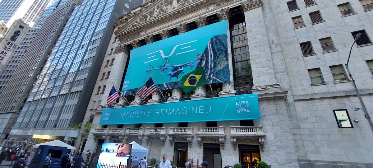 L_Macaferri's tweet photo. Foi uma honra acompanhar a programação da chegada da @EveAirMobility à Bolsa de Valores de Nova York. Spin-off da @embraer, a Eve nasceu para acelerar o ecossistema de Mobilidade Aérea Urbana e conta com o apoio da @thalesgroup no projeto de criação do veículo elétrico #eVTOL. https://t.co/a8aMNmp6nd