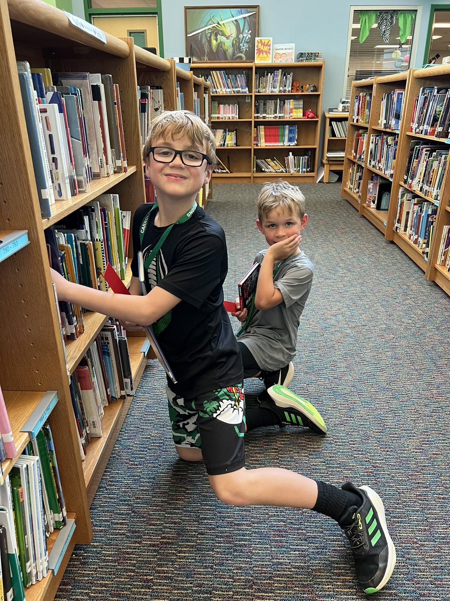 dragonfirsties's tweet photo. A reminder that library books are due on 5/17!! 📚 @mdcapello100 https://t.co/1YkchGudzu