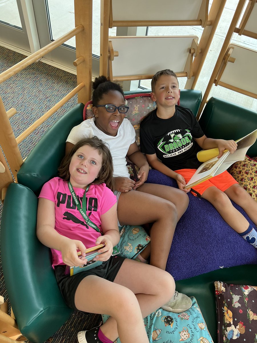 dragonfirsties's tweet photo. A reminder that library books are due on 5/17!! 📚 @mdcapello100 https://t.co/1YkchGudzu