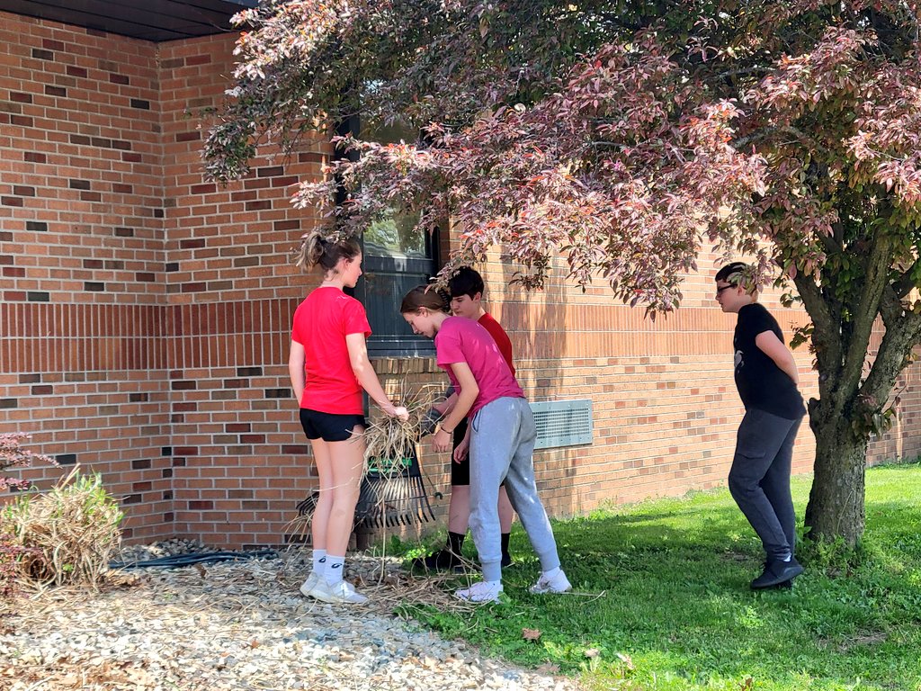 FLCS_CLO's tweet photo. Landscaping, pavers for the food pantry, and cleaning up our sidewalks!  #FJSHSDayofService https://t.co/7rLyTFCBL2