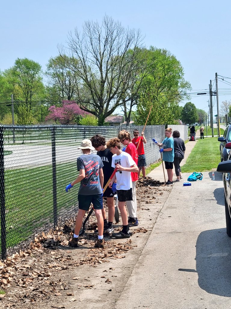 FLCS_CLO's tweet photo. Landscaping, pavers for the food pantry, and cleaning up our sidewalks!  #FJSHSDayofService https://t.co/7rLyTFCBL2