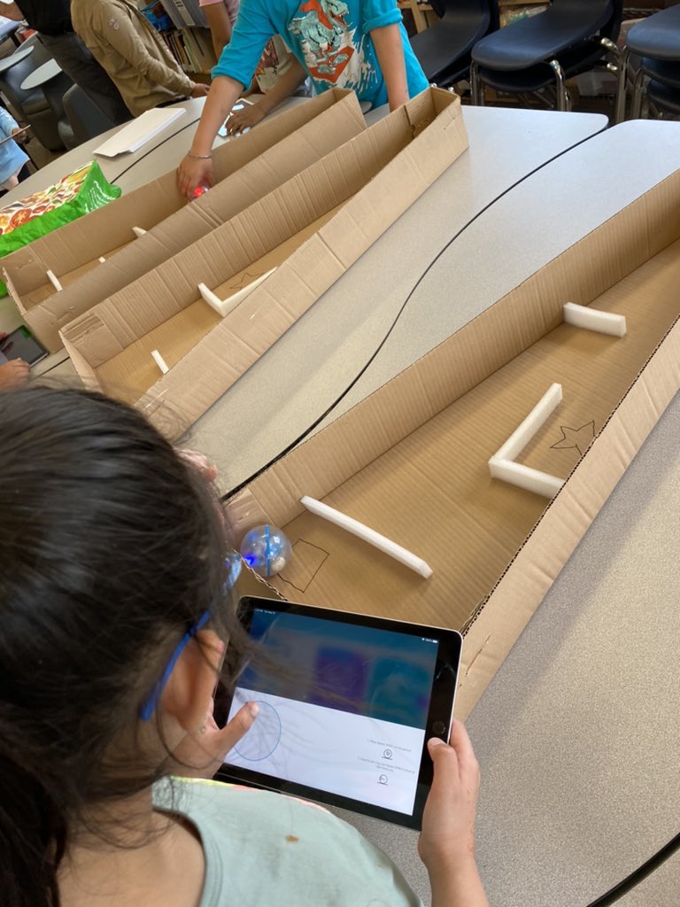 MrsPungitore's tweet photo. Coding with sphero and dash today! @TribuneDrive @MrNinthelibrary https://t.co/MBUDvqjfoY
