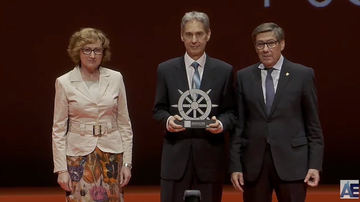 GobAragon's tweet photo. 🏆@Novaltia y @SCATI_Spain son los ganadores de la XXI edición de los #PremioPILOT.
El vicepresidente, @ArturoAliaga_, ha sido el encargado de entregar los galardones protagonizados por la importancia de la innovación, la sostenibilidad y la competitividad logística. https://t.co/c73GZemKqR