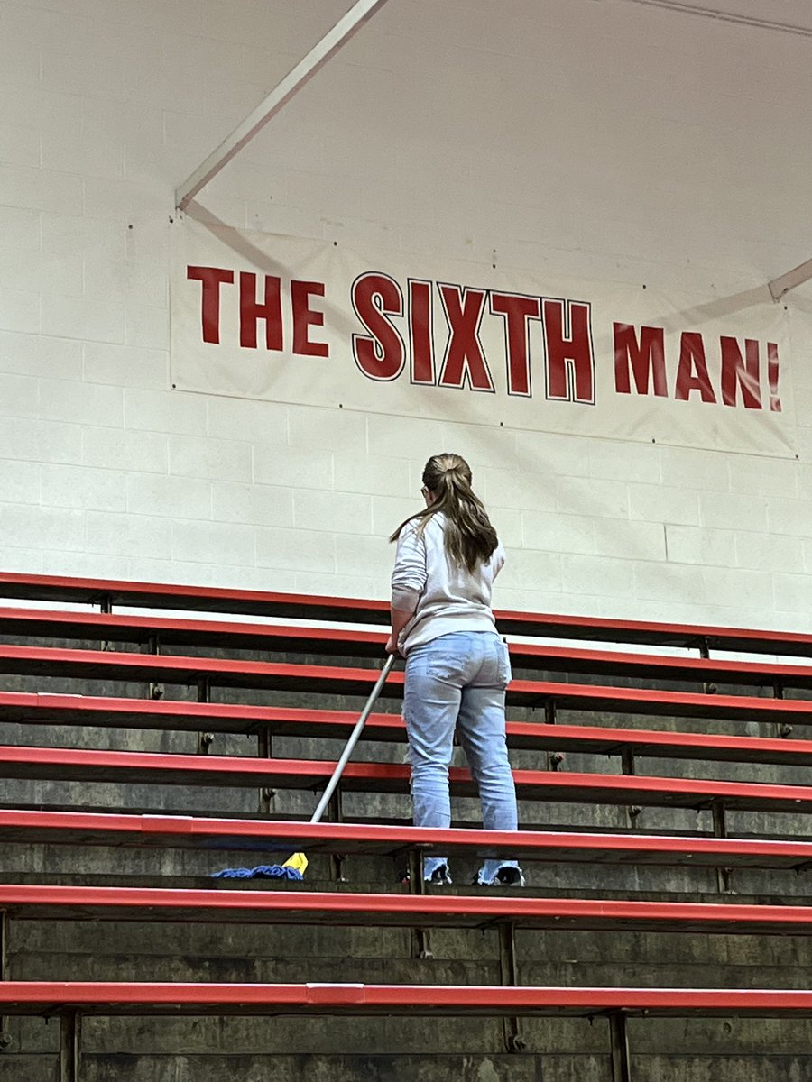 kaishagray's tweet photo. Hard working group of 7th graders getting things clean and ready for our seniors to graduate!
#FJSHSdayofservice
@stephiestewart7 
@FJSHS_AP 
@FranktonEagles https://t.co/SWdgiP9qYp