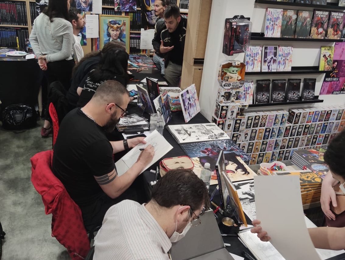 ycinar's tweet photo. Thanks to ##alfabd for inviting me to Nice, France for #fcbd event. Thanks to all store crew and fans who visited during the event. It was awesome to hangout with @AMartinezBueno @failla_comics , Bambini, Nico and @FrankLaperche ! https://t.co/RlsNmcM5dI