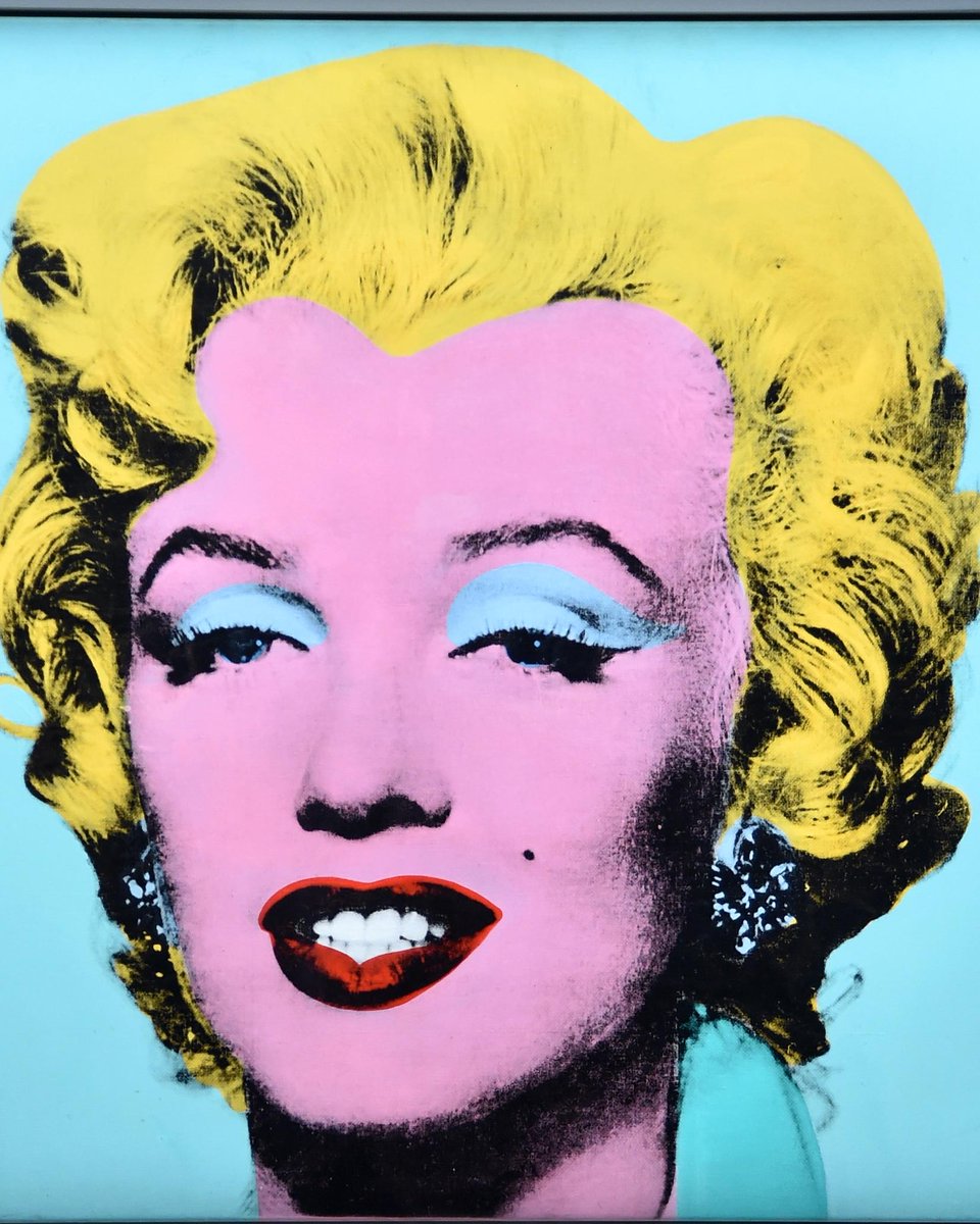 Illusthrone's tweet photo. Pop Art’s superstar Andy Warhol's "Marilyn" became the most expensive 20th century artwork ever to sell at auction. #popart #AndyWarhol #MarilynMonroe #art #Marilyn #ArtistOnTwitter #artblocks #luxurylifestyle #luxurytravel #Hollywood 

https://t.co/0IGwNNLBm3 https://t.co/aVyPST97qa