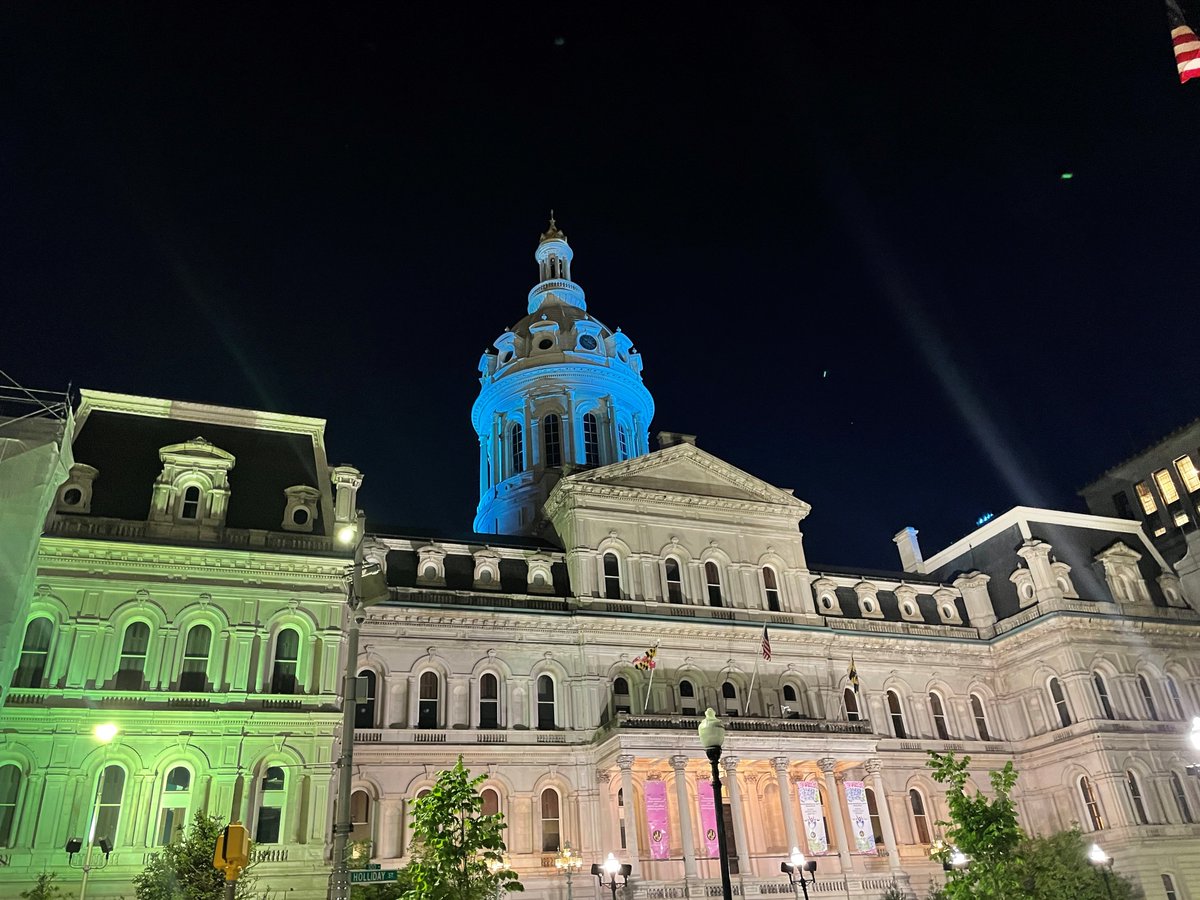 Baltimore's City Hall illuminated turquoise starting in honor of @LUNGFORCE’s #TurquoiseTakeover week! What a beautiful way to support lung cancer awareness and those impacted by this disease.