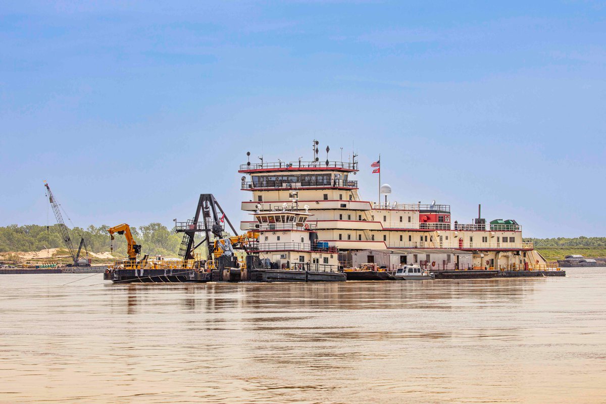 MemphisDistrict's tweet photo. Yeah... our dredge is better than your dredge... 😏

https://t.co/hN26fhfZAs https://t.co/3OgvxL1Lgh