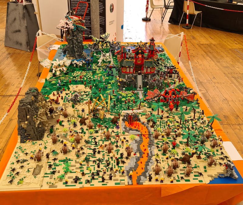 OrangeTeamLUG's tweet photo. ๐๐๐
Annunciate le opere piรน votate dal pubblico al Pisa Brick Art 2022 !!!
Scopri quali sono sul nostro sito a questo link ๐
https://t.co/F2GlgDTNfA
===
#orangeteamlug #otlug #pisabrickart #egocon #moclego #dioramalego #expolego #eventilego #lego https://t.co/TyIeihDCZU