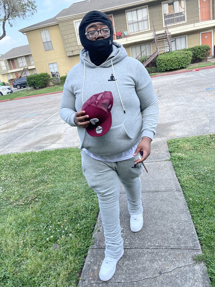 1020Meezy's tweet photo. Every nigga round me with tha shit get put on the curve lil hoe said she love the kid I responded like wordddddd😈💜 https://t.co/DOenHLpX6p