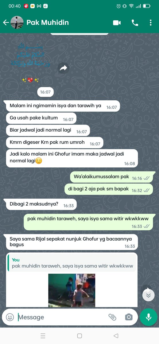 PaunggL's tweet photo. cerita berlanjut ketika guru gue ada yang umroh dan posisinya beliau adalah sebagai imam tarawih. pada saat sore ketika gua bangun tdr abis ppl karna cape, tiba2 gue dpt kabar kalau gua ditunjuk jadi imam😭, dan itu kabarny mendadak bgt. disitu gw masi sempet nego karna syok bgt. https://t.co/jGbwHgGCVH