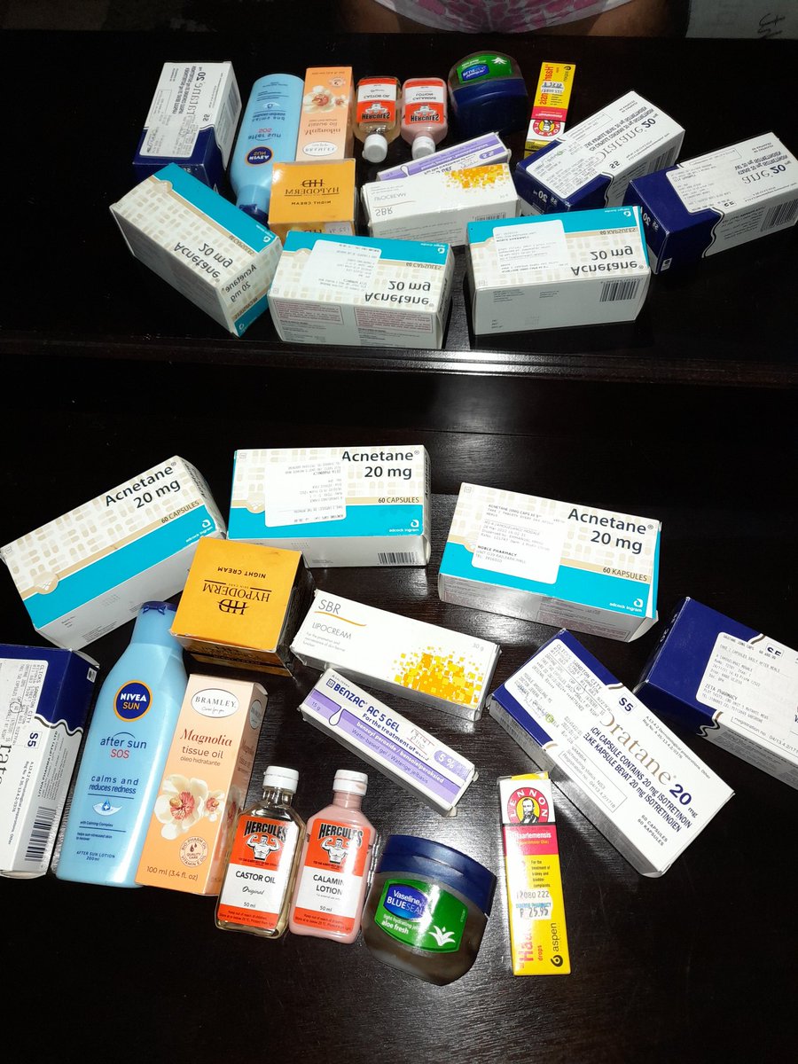 Amo_Mogale's tweet photo. Today marks 6months since I started my yourney with #acnetane it's been long & difficult having to deal with dry skin,iching,the exhausting,the mood swings ๐ญ bt I'm almost done #skinjourney .Now I need chemical peel to clear dackspot & my dry pain lips. https://t.co/b57qSBzHga