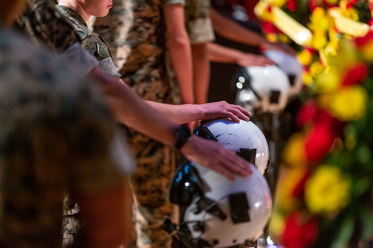 MARFORCOM's tweet photo. U.S. #Marines, #Sailors and #families with VMM-261 held a memorial service for Capt. Matthew J. Tomkiewicz, Capt. Ross A. Reynolds, Gunnery Sgt. James W. Speedy, and Cpl. Jacob M. Moore, whose MV-22 Osprey crashed during Exercise #ColdResponse22
#rememberthefallen https://t.co/dawx4bbzXw