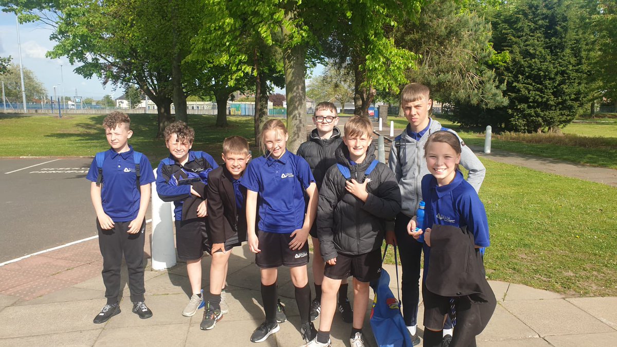 delacy_pe1's tweet photo. Big thanks to @MinsthorpePE for hosting the indoor cricket match for Y7s. They absolutely loved it 👍🏽 https://t.co/HTCjPNCv6r