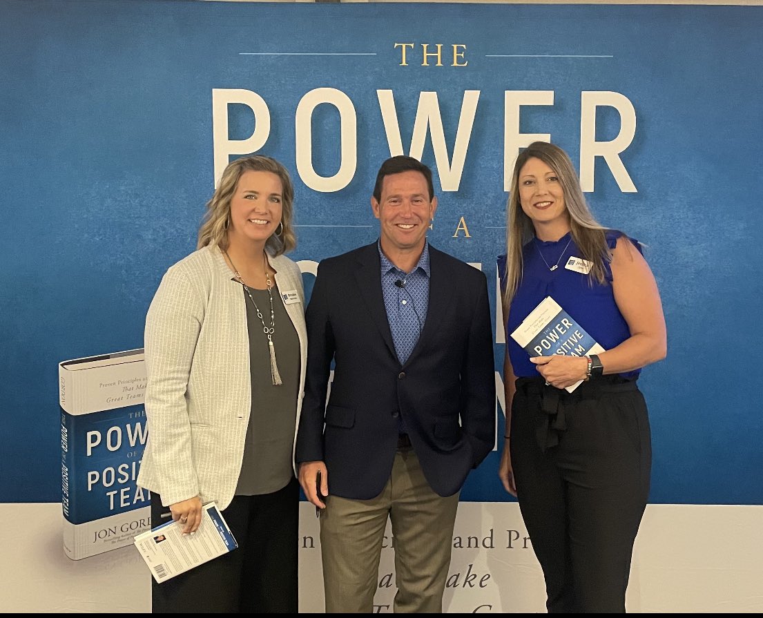 JTyler2013's tweet photo. Power of a Positive Team Training! #jongordon11 #powerofapositiveteam https://t.co/H7ZOPU1Mdq