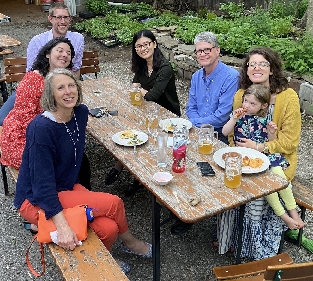 YISE_uky's tweet image. Thanks to everyone who joined us recently at Kentucky Native Café to have some fun and wrap up the semester!