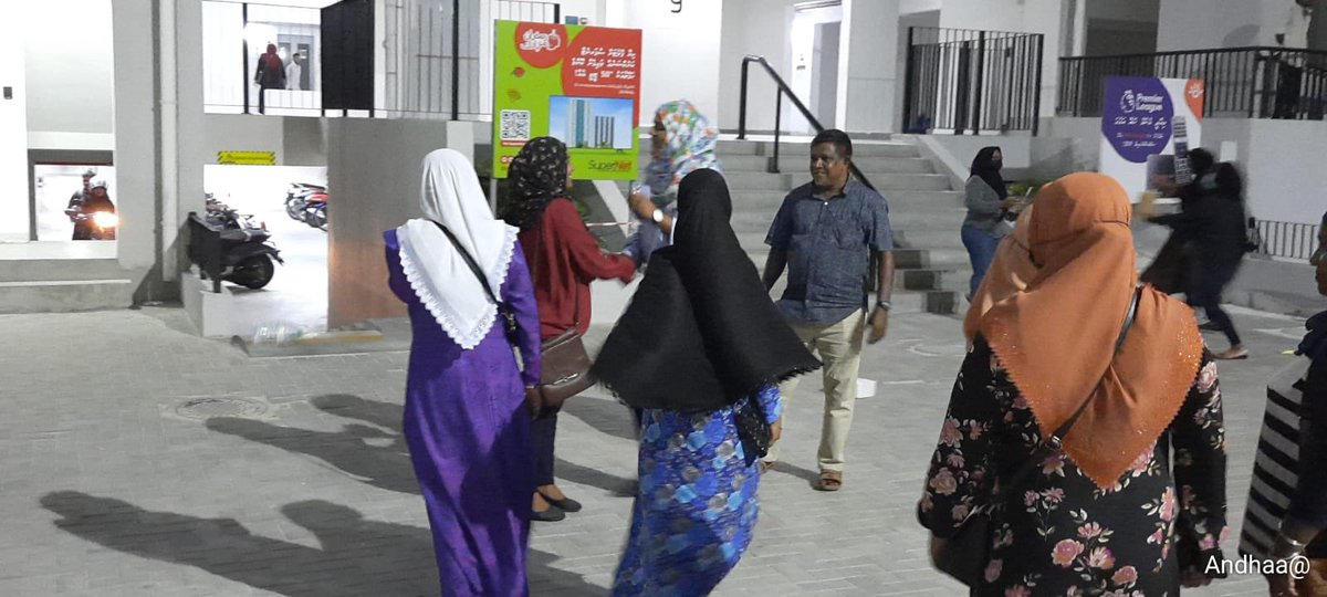 AVGofi's tweet photo. މިރޭ ހުޅުމާލެ ފޭޒް 2 ގައި ދޮރުން ދޮރަށް ހިނގުމުގެ ތެރެއިން
@safaathahmed
#AnhenunSafaathAaiEku
#SafaathForARR ✅1️⃣🗳
#CandidateNo1 ✅1️⃣🗳 https://t.co/iHbXb51OTj