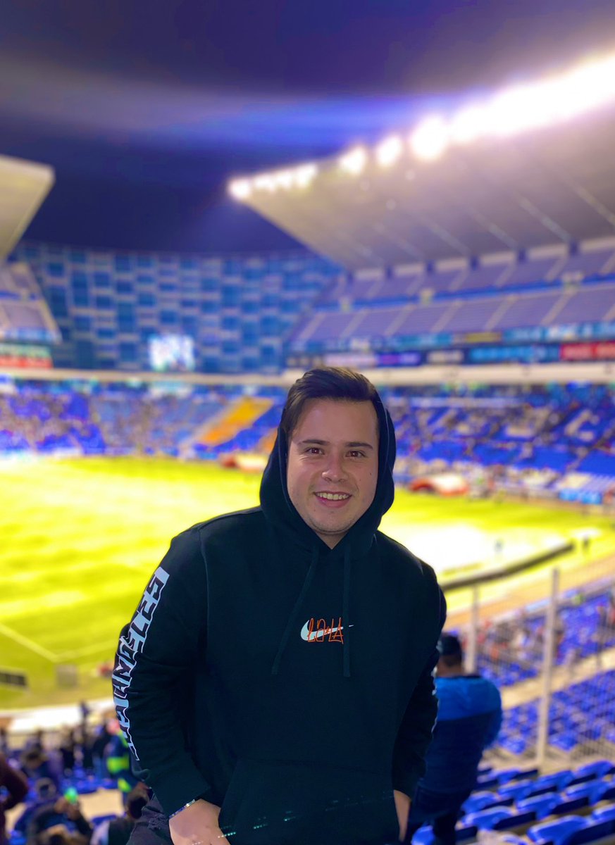 weronaldo9's tweet photo. 🇺🇦🦅🚨GIVEAWAY ÁGUILA🚨🦅🇺🇦

¡GANA UN PASE DOBLE para los 4tos de final de IDA #Puebla vs @ClubAmerica !
 
1⃣ Sígue a @calientesports y a @weronaldo9 
2⃣ Dale 🔁 y❤️
3️⃣ Comenta este tuit con #MásAcciónMásDiversión y menciona a un amigo. 🔥

¡Se rifará UN pase doble! https://t.co/IwGpsyXI3b