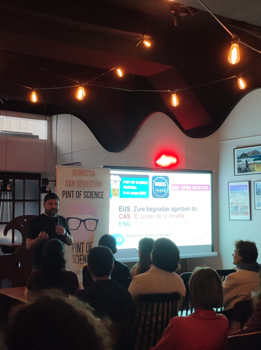 DivulgaDonosti's tweet photo. Segundo día de charlas en Donosti para nuestro #Pint22DSS
Hoy tenemos de todo, ecuaciones, luces, cerebros y azúcares 💃🏼gracias a nuestros ponentes Anna y Damián (@CICbiomaGUNE), Urkiri (Aiur Euskadi 21), Garikoitz (@bcbl_ ) y Alberto y Virginia (@aranzadi) ✨✨
#Pint22ES https://t.co/1yJ43vNymY