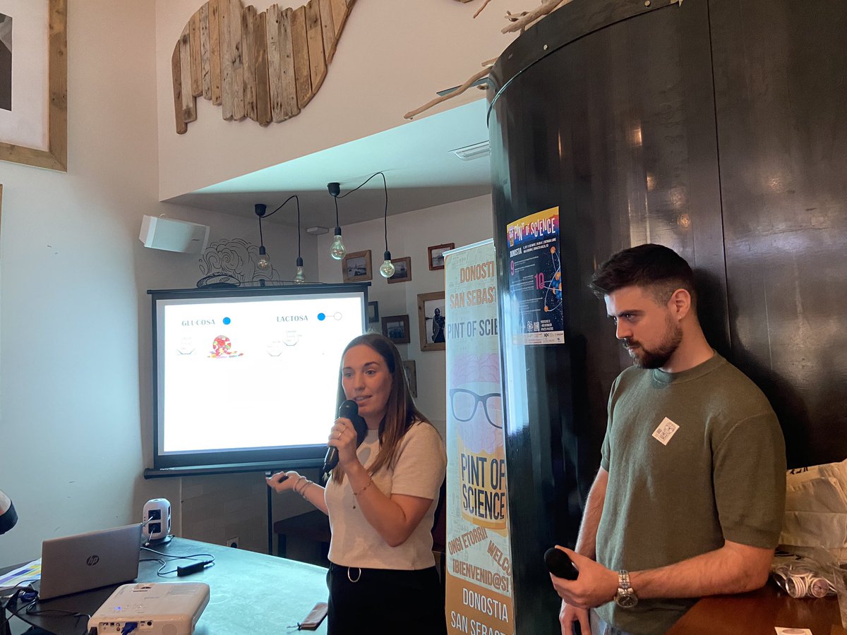 DivulgaDonosti's tweet photo. Segundo día de charlas en Donosti para nuestro #Pint22DSS
Hoy tenemos de todo, ecuaciones, luces, cerebros y azúcares 💃🏼gracias a nuestros ponentes Anna y Damián (@CICbiomaGUNE), Urkiri (Aiur Euskadi 21), Garikoitz (@bcbl_ ) y Alberto y Virginia (@aranzadi) ✨✨
#Pint22ES https://t.co/1yJ43vNymY